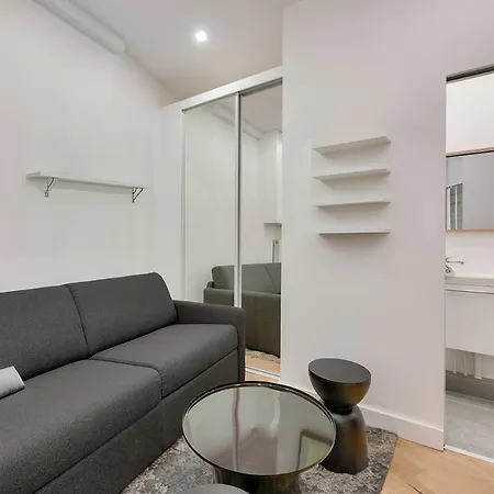 165 - Urban Near Haussmann Boulevard