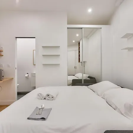 165 - Urban Near Haussmann Boulevard * パリ