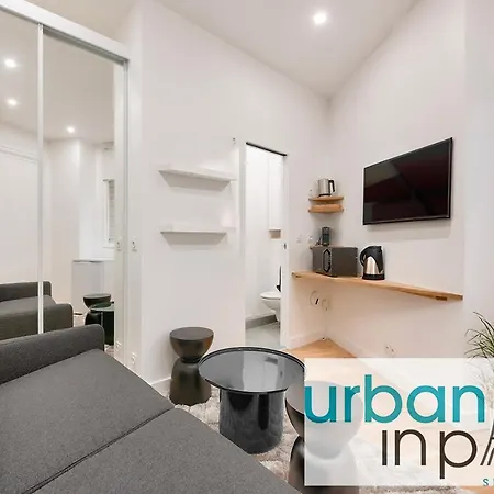 165 - Urban Near Haussmann Boulevard * パリ